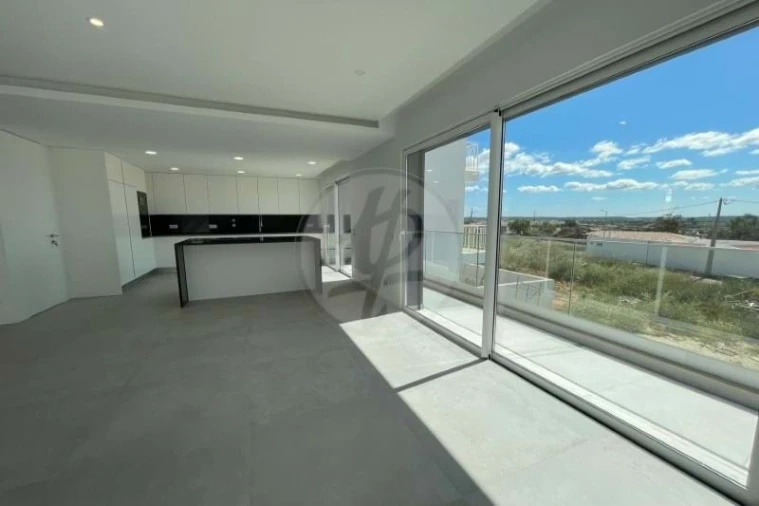 Moradia T4 para Venda em Mexilhoeira Grande Foto 7