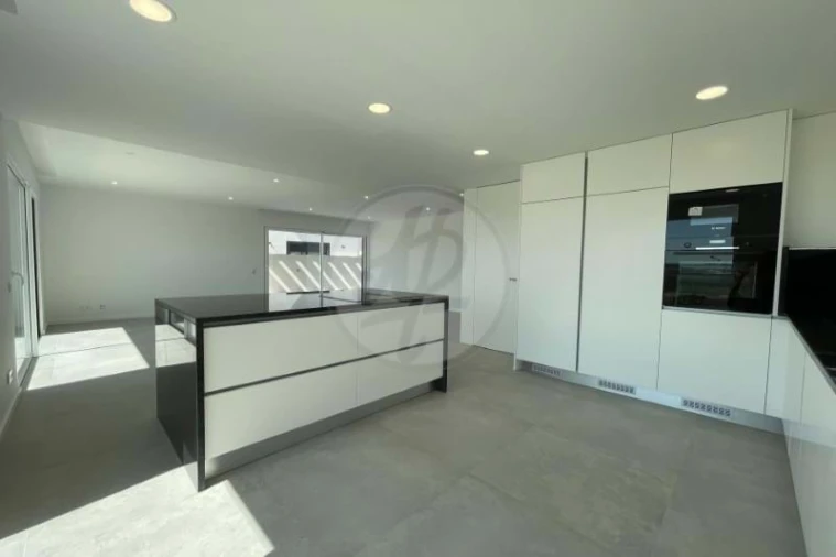 Moradia T4 para Venda em Mexilhoeira Grande Foto 13