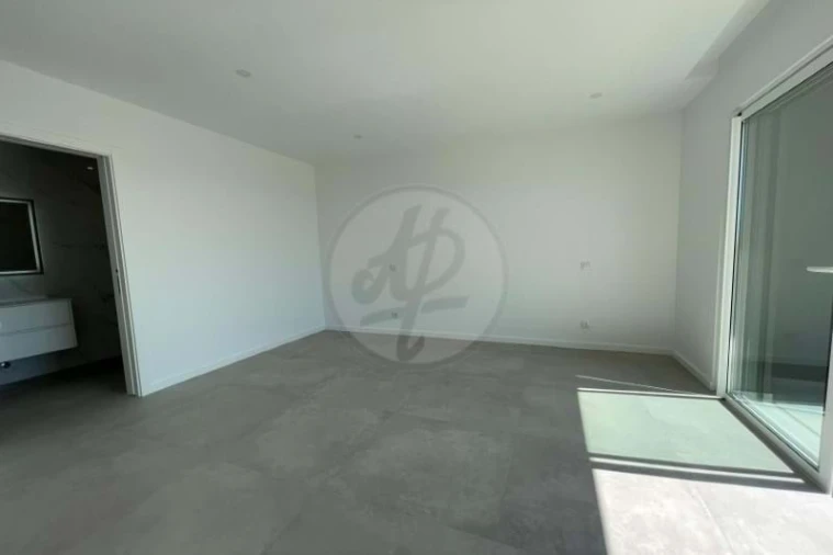 Moradia T4 para Venda em Mexilhoeira Grande Foto 27