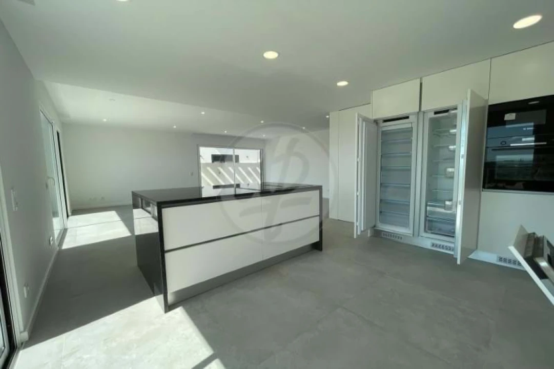 Moradia T4 para Venda em Mexilhoeira Grande Foto 14