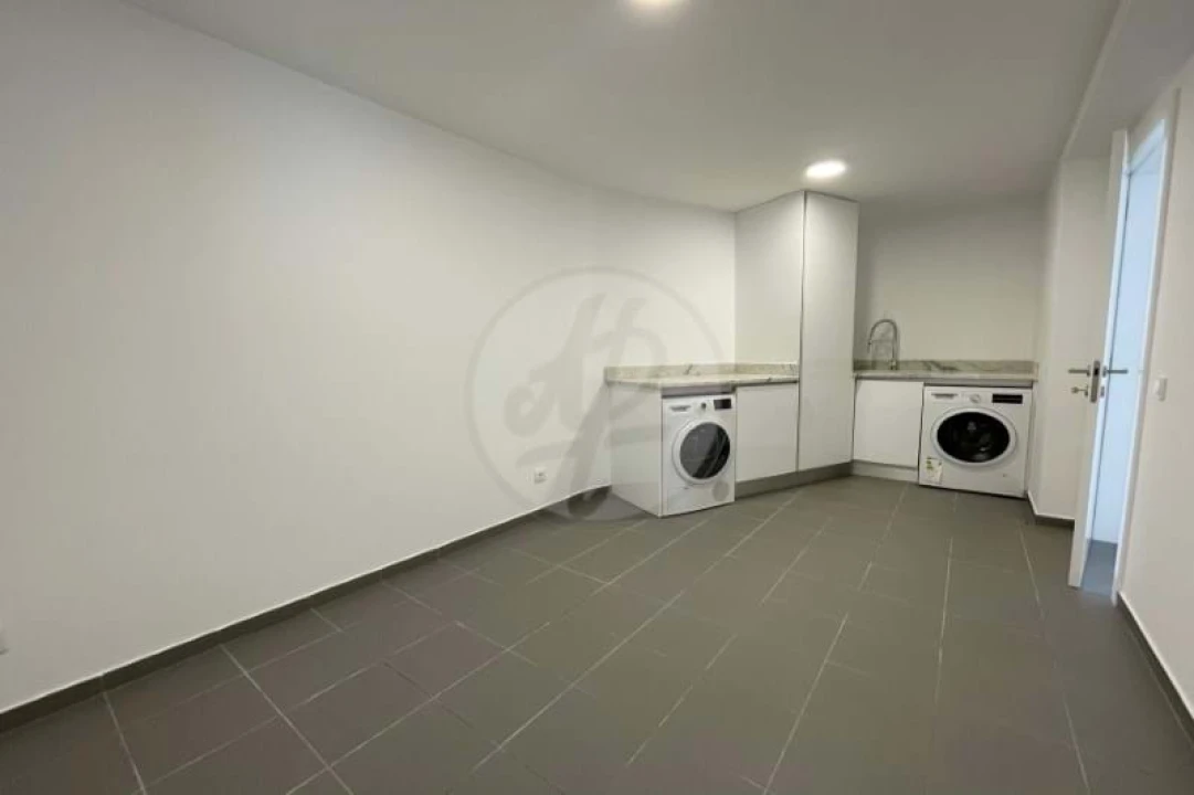 Moradia T4 para Venda em Mexilhoeira Grande Foto 42