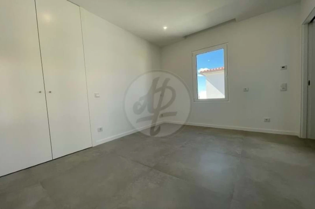 Moradia T4 para Venda em Mexilhoeira Grande Foto 33