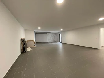 Moradia T4 para Venda em Mexilhoeira Grande