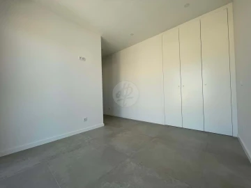 Moradia T4 para Venda em Mexilhoeira Grande