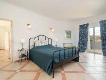 Moradia T4 para Venda em Quarteira