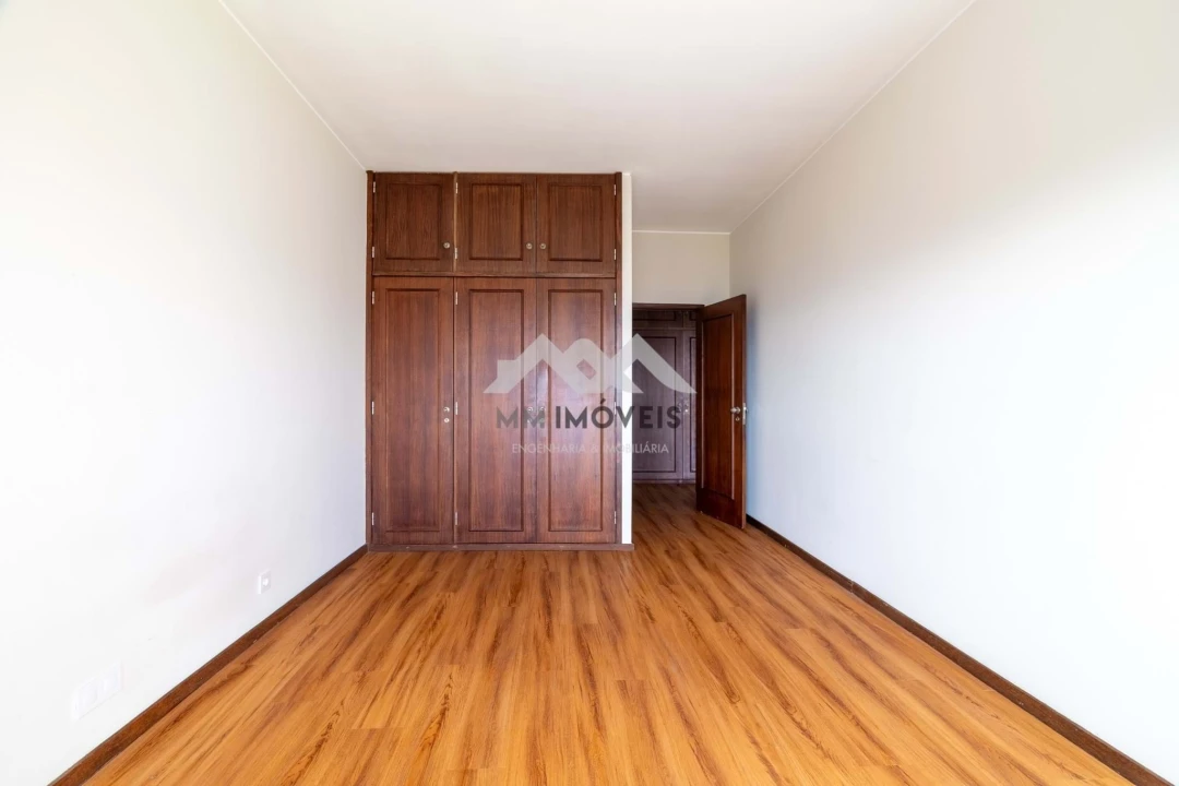 Apartamento T3 para Arrendamento em Santa Marinha e São Pedro da Afurada Foto 31