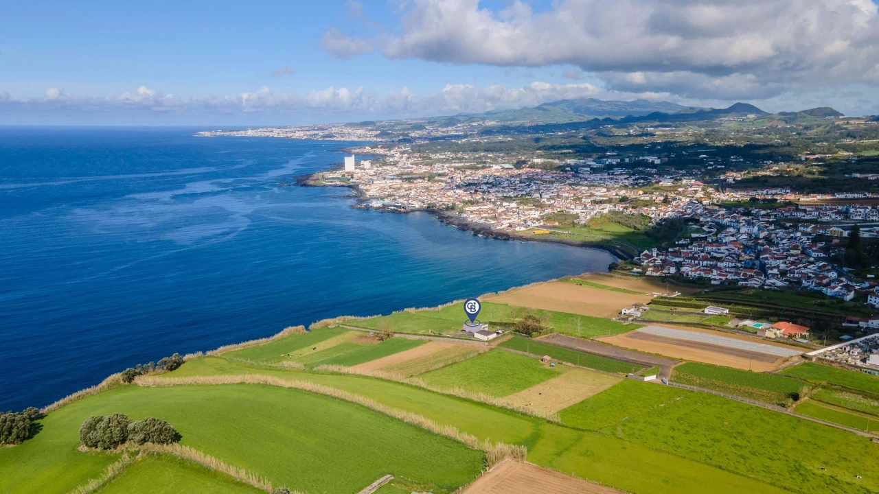 Moradia T3 para Venda em Ponta Delgada (São Pedro) Foto 48
