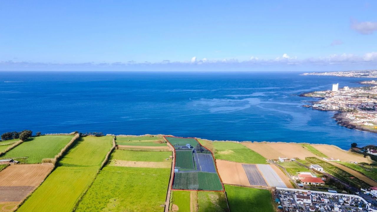 Moradia T3 para Venda em Ponta Delgada (São Pedro) Foto 49