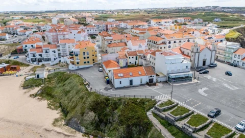 Moradia T3 para Venda em Atouguia da Baleia