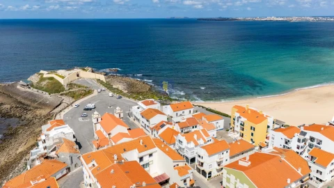 Moradia T3 para Venda em Atouguia da Baleia
