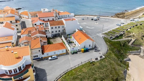 Moradia T3 para Venda em Atouguia da Baleia