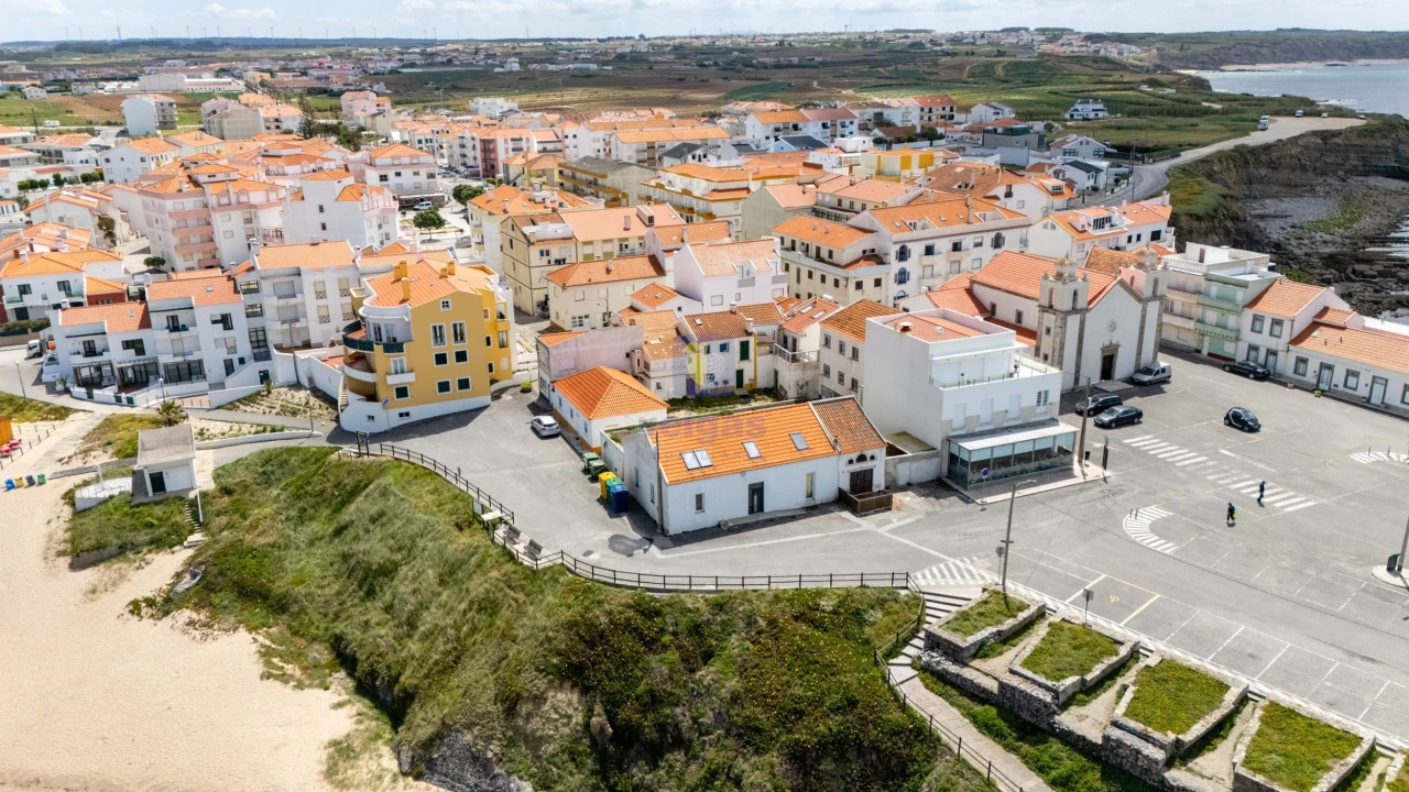 Moradia T3 para Venda em Atouguia da Baleia Foto 1