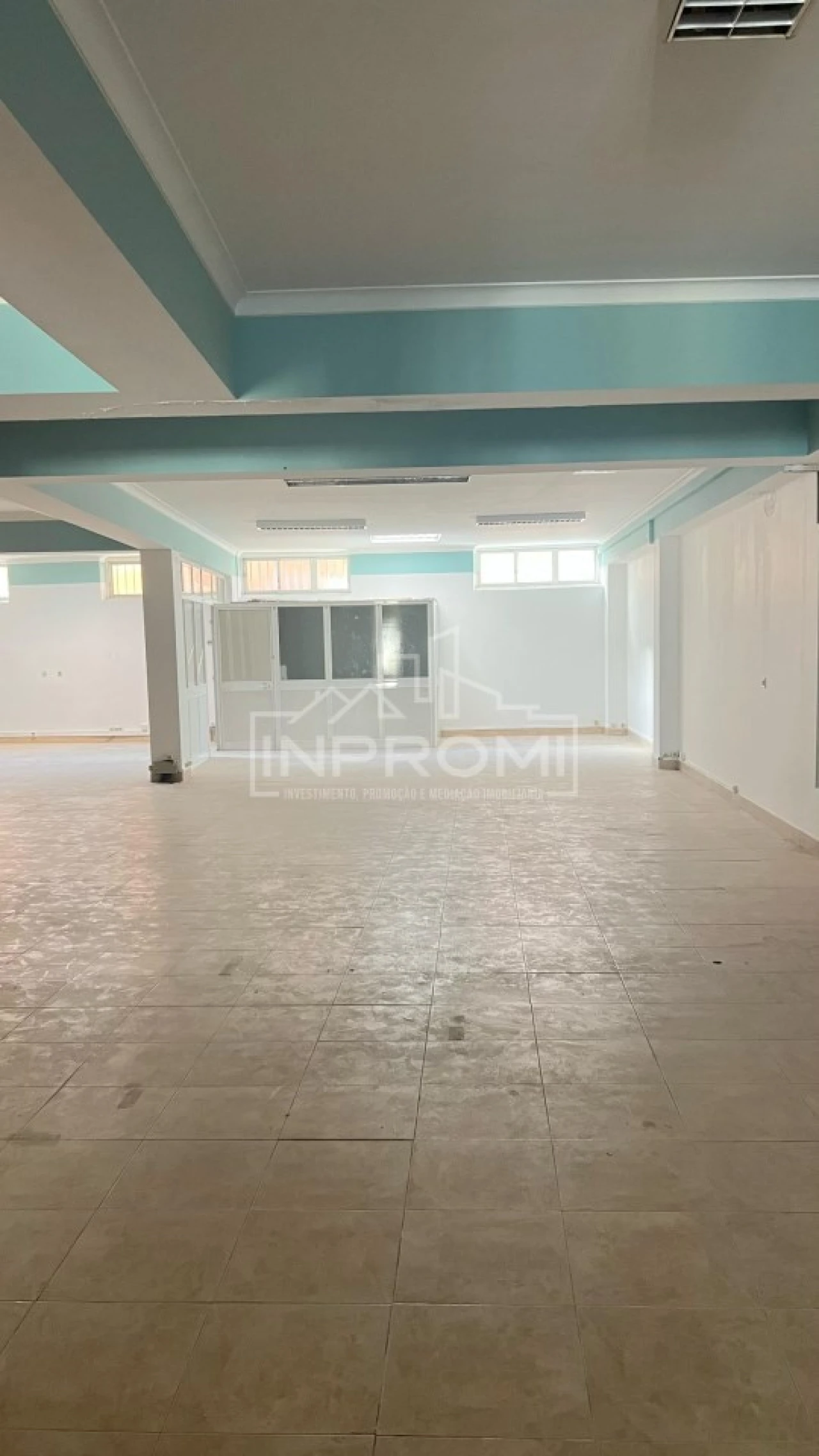 Loja para Venda em Cacém e São Marcos Foto 1