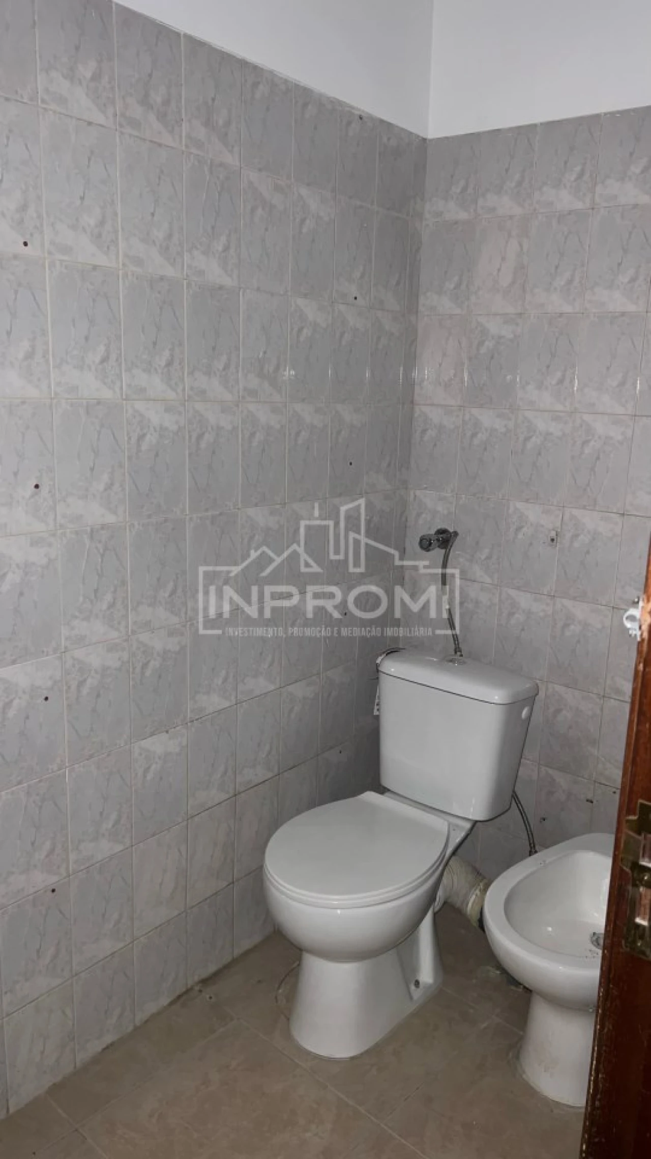 Loja para Venda em Cacém e São Marcos Foto 11