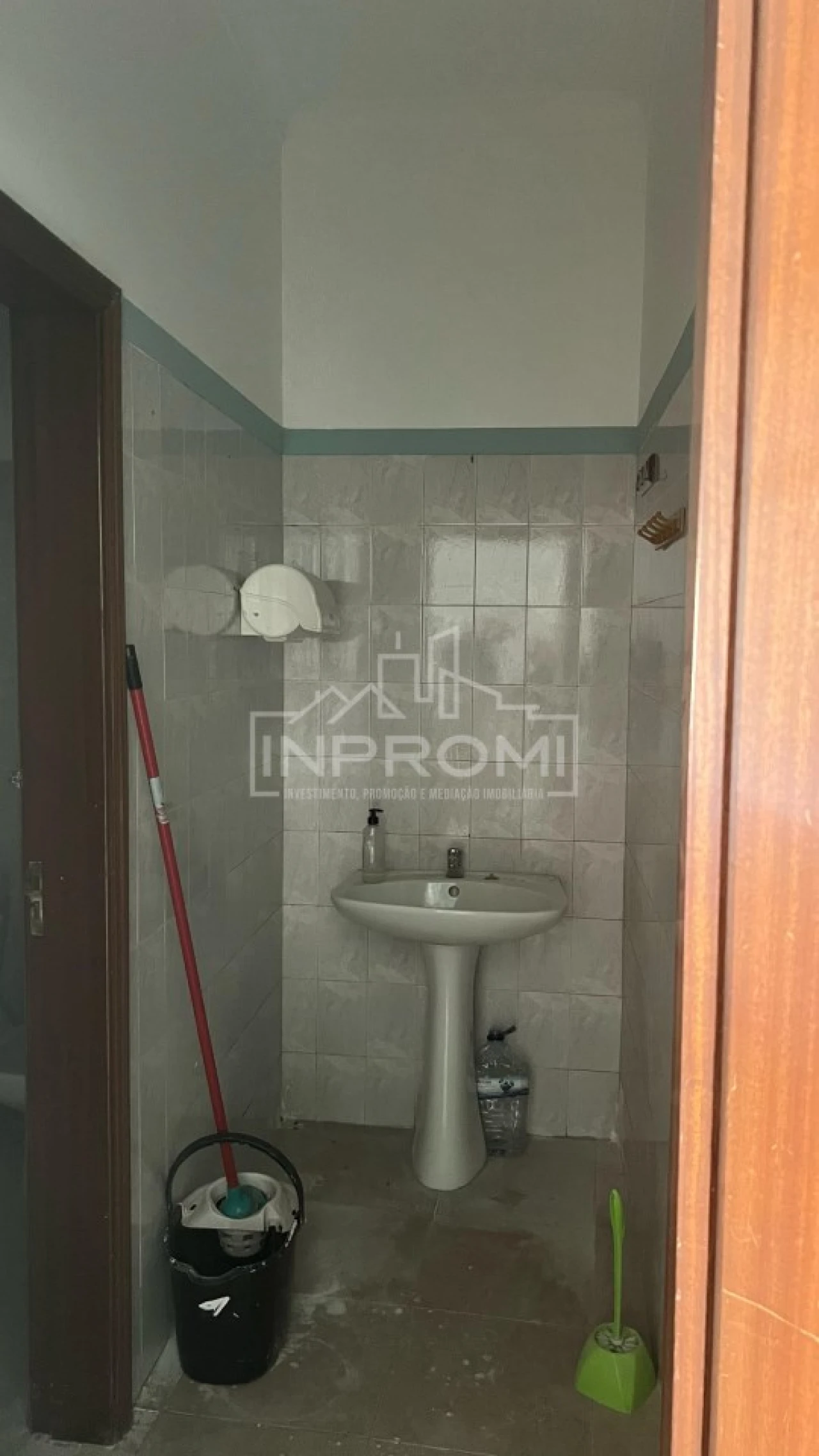 Loja para Venda em Cacém e São Marcos Foto 12