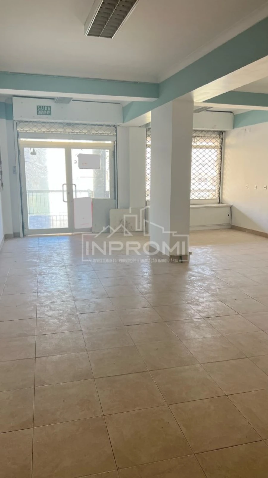 Loja para Venda em Cacém e São Marcos Foto 6