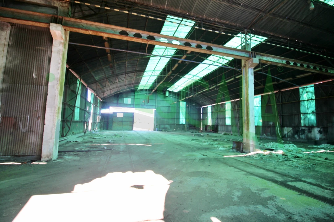 Armazém para Venda em Vale da Pedra Foto 11