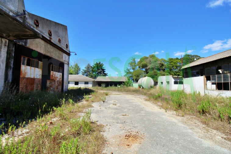 Armazém para Venda em Vale da Pedra Foto 36