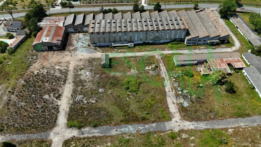 Armazém para Venda em Vale da Pedra Foto 2