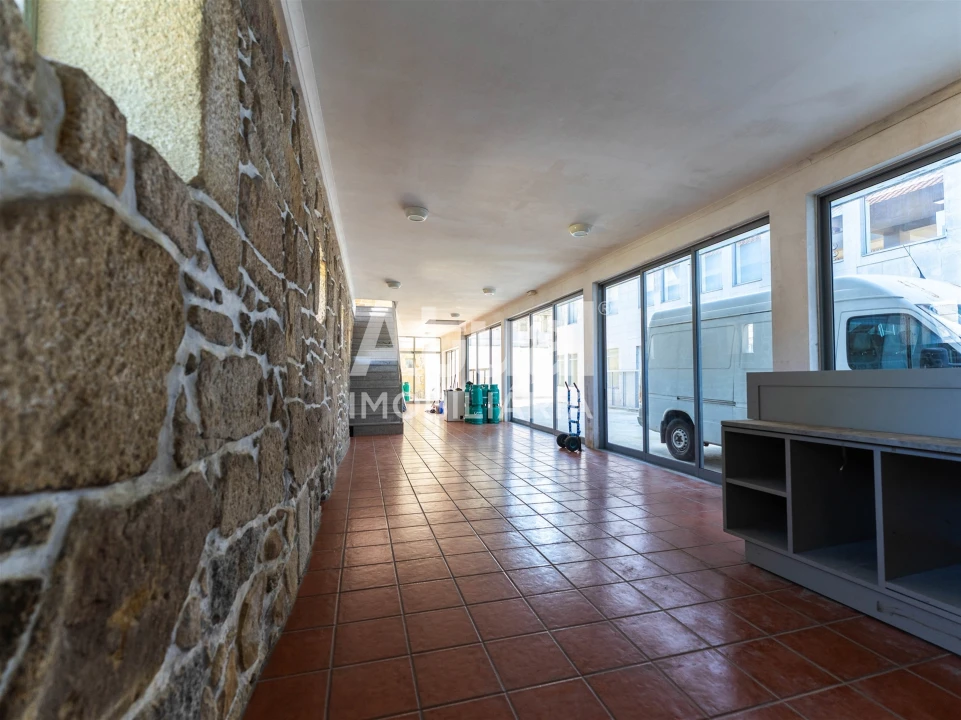 Armazém para Arrendamento em Caldelas Foto 6