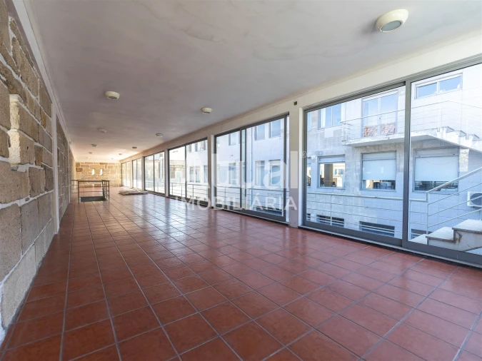 Armazém para Arrendamento em Caldelas Foto 11