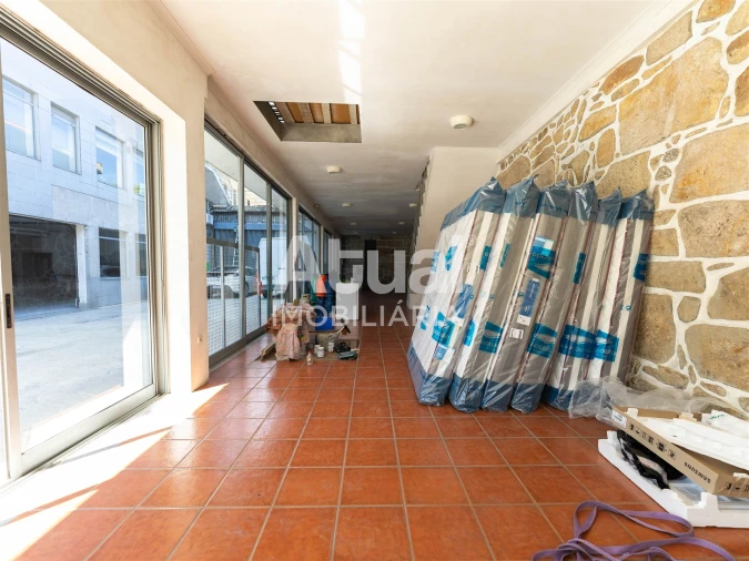 Armazém para Arrendamento em Caldelas Foto 3