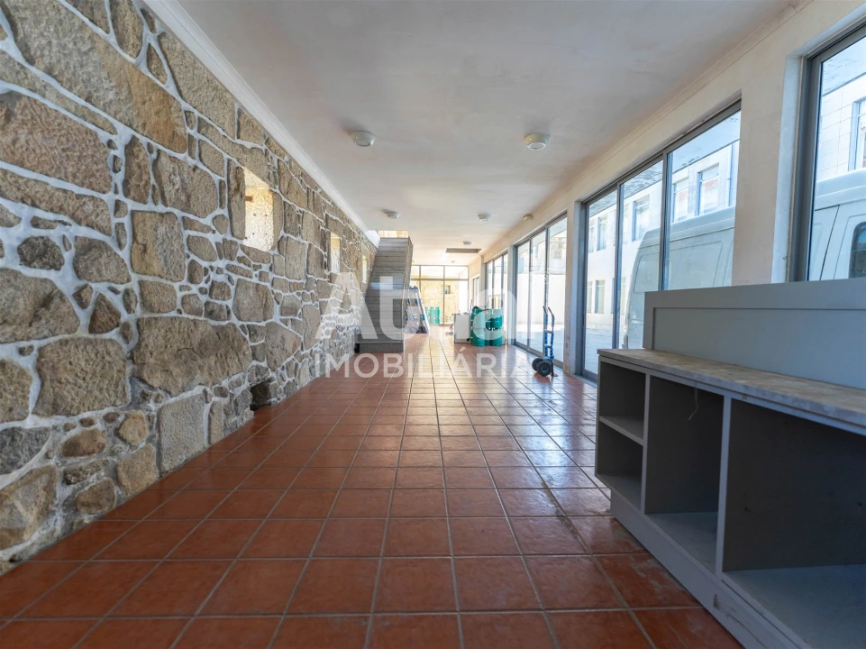 Armazém para Arrendamento em Caldelas Foto 5