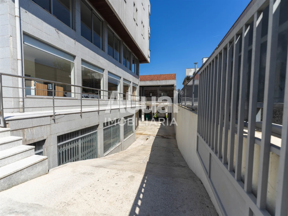 Armazém para Arrendamento em Caldelas Foto 14