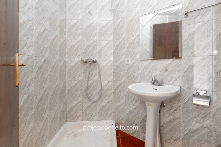 Prédio para Venda em Lordelo do Ouro e Massarelos Foto 12