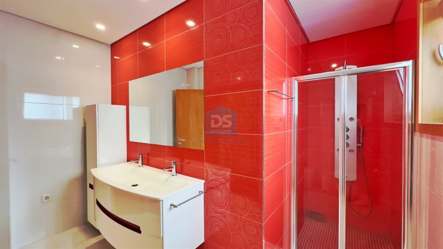 Moradia T3 para Venda em Macieira Foto 13