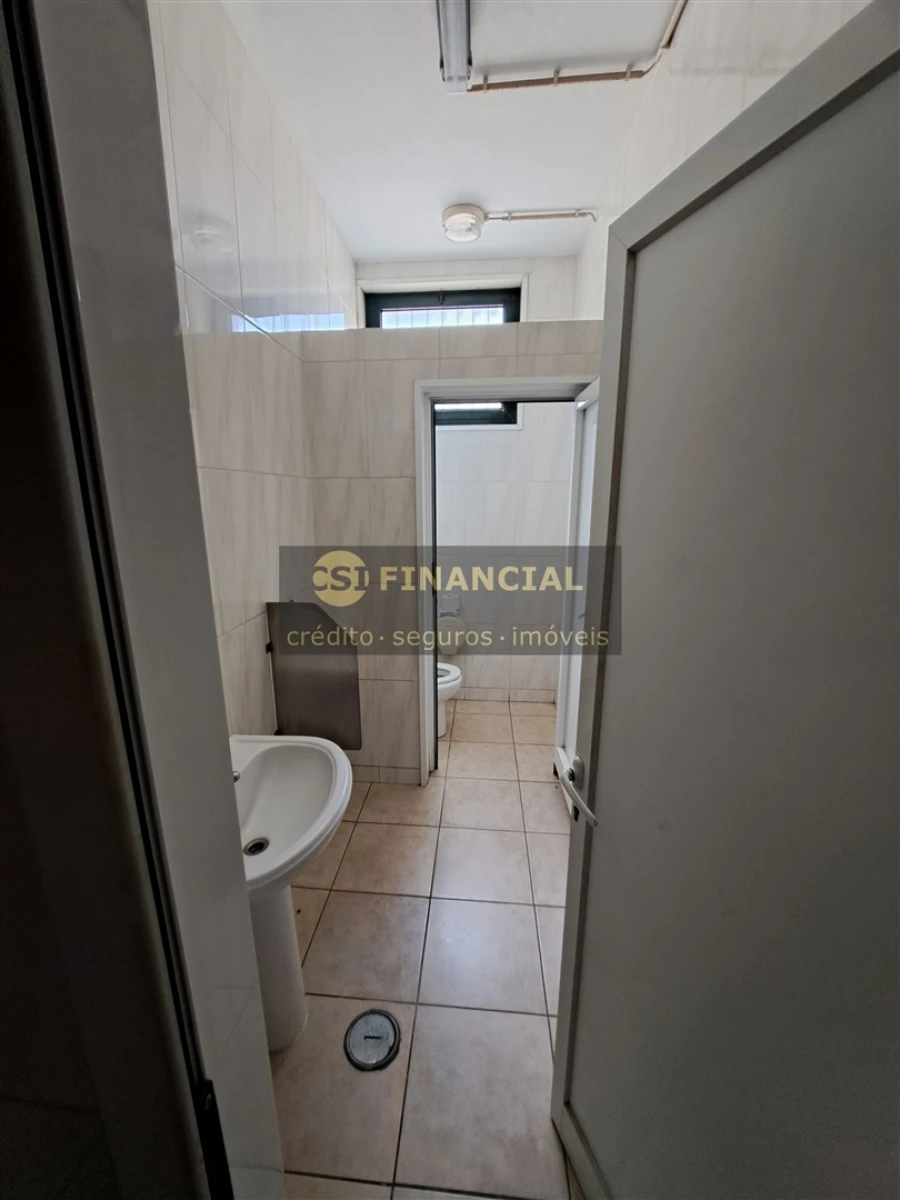 Armazém para Venda em Esmoriz Foto 12