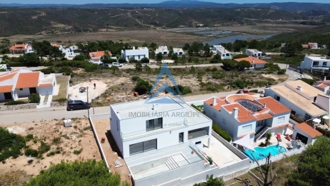 Moradia T4 para Venda em Aljezur