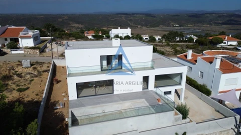Moradia T4 para Venda em Aljezur