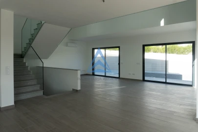 Moradia T4 para Venda em Aljezur