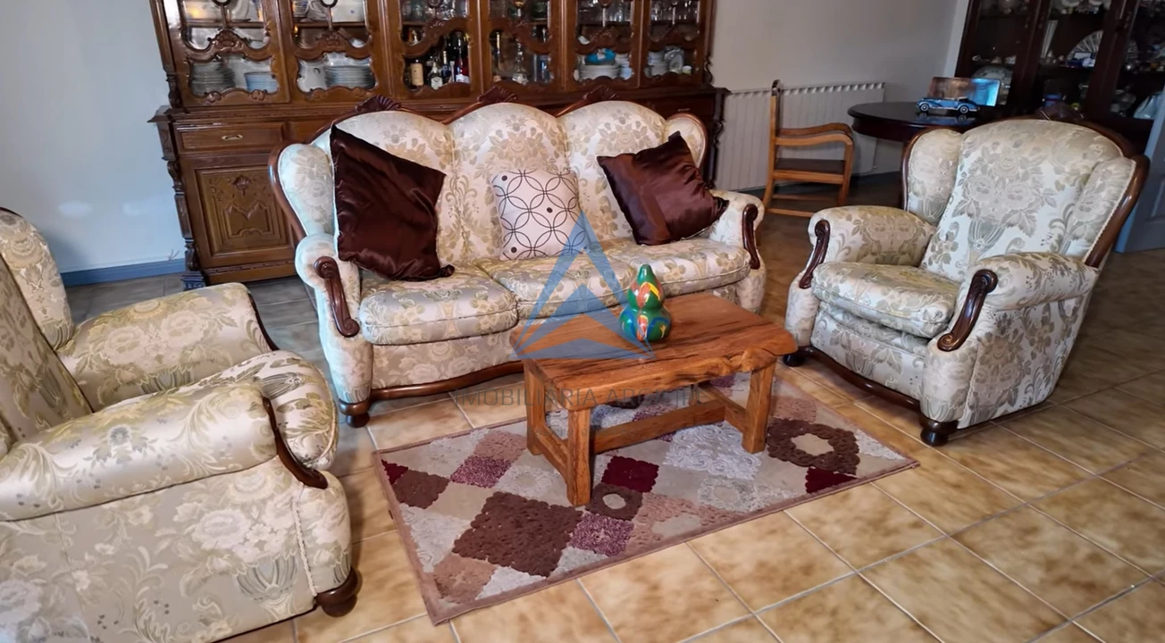 Moradia T5 para Venda em Vermoil Foto 1