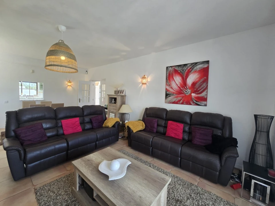 Quinta T3 para Venda em Santa Catarina da Fonte do Bispo Foto 13