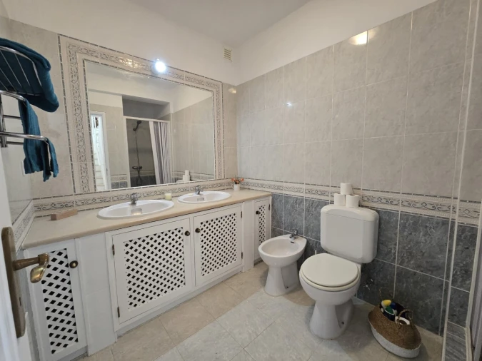 Quinta T3 para Venda em Santa Catarina da Fonte do Bispo Foto 9