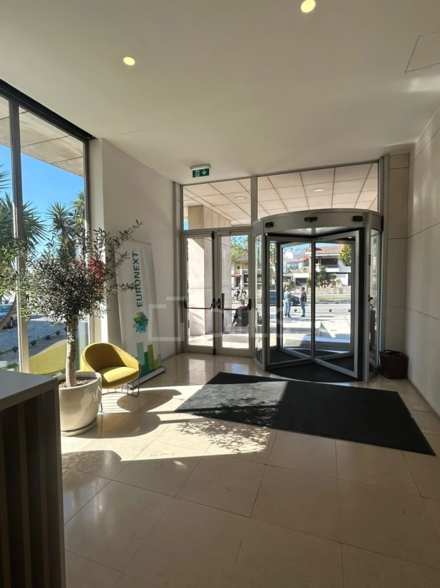 Prédio para Arrendamento em Aldoar, Foz do Douro e Nevogilde Foto 2