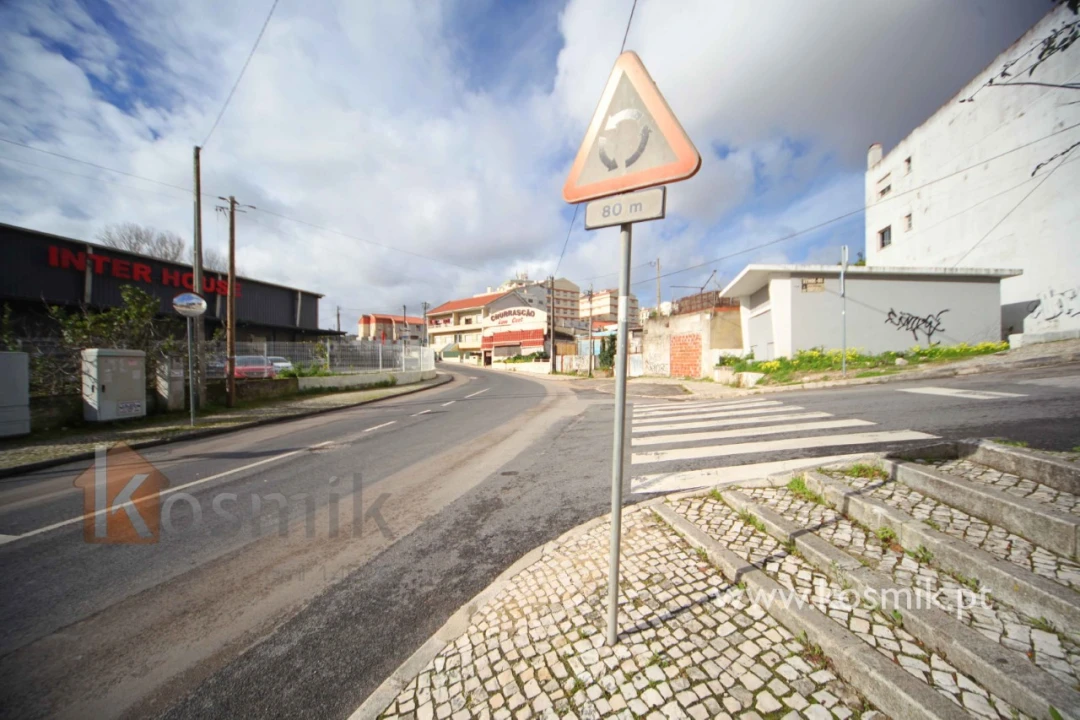 Loja para Venda em Pontinha e Famões Foto 7