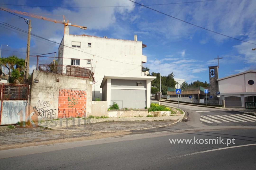 Loja para Venda em Pontinha e Famões Foto 11
