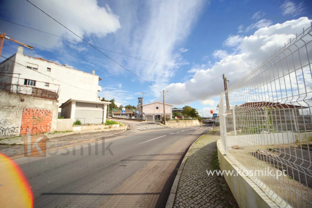 Loja para Venda em Pontinha e Famões Foto 12