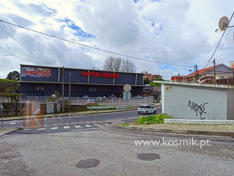 Loja para Venda em Pontinha e Famões Foto 29
