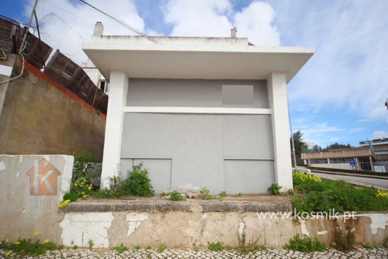 Loja para Venda em Pontinha e Famões