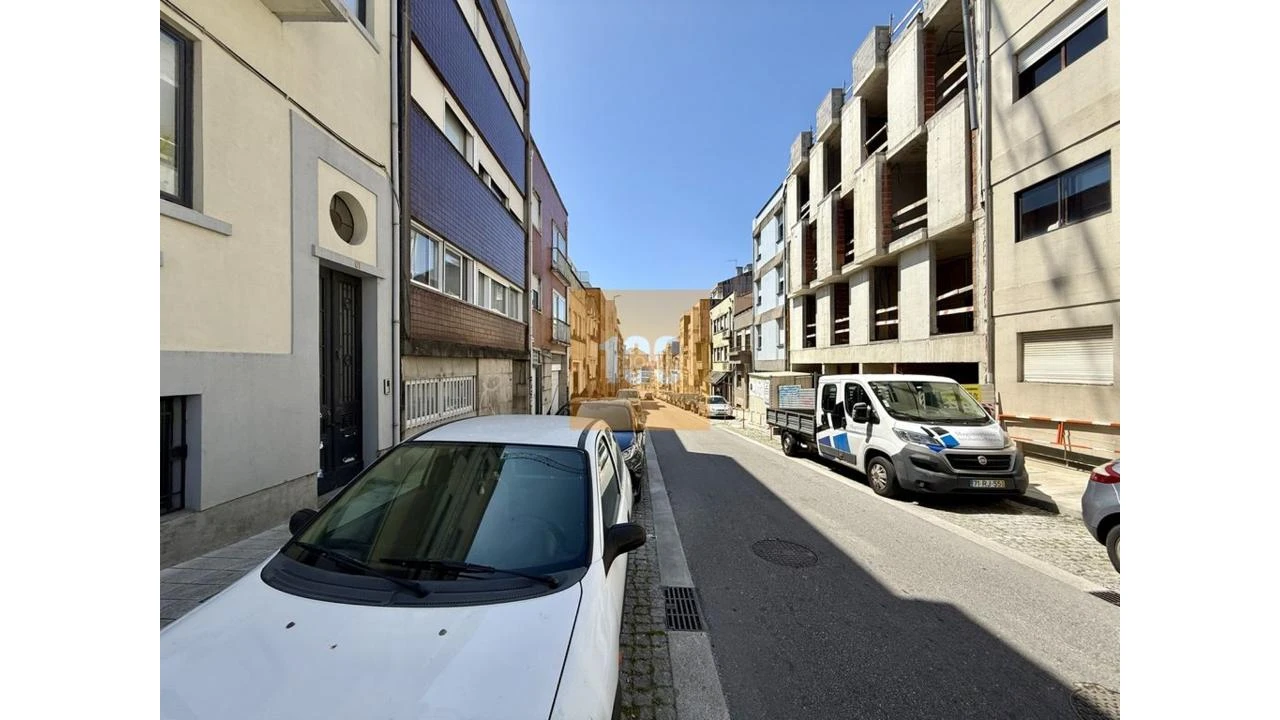 Apartamento T1 para Venda em Cedofeita, Santo Ildefonso, Sé, Miragaia, São Nicolau e Vitória Foto 4