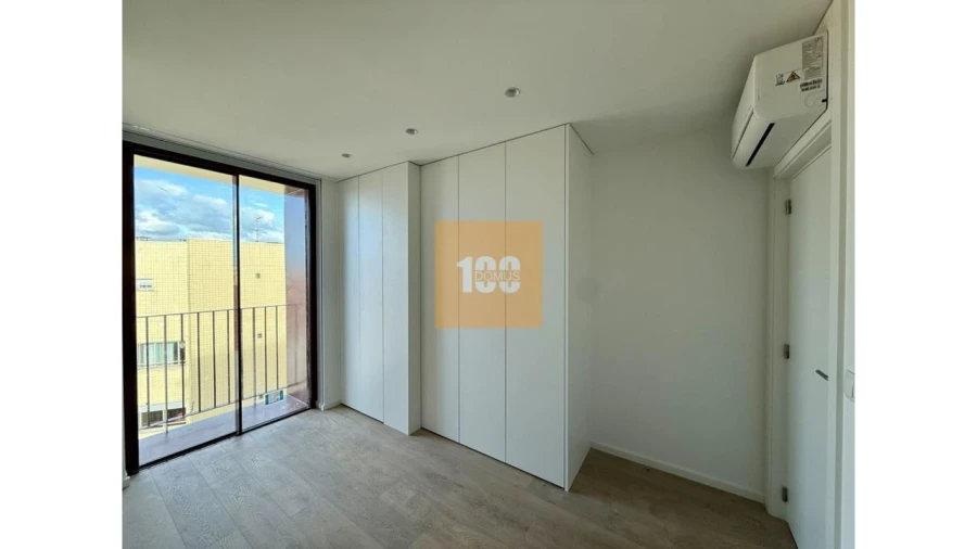 Apartamento T2 para Venda em Cedofeita, Santo Ildefonso, Sé, Miragaia, São Nicolau e Vitória Foto 18
