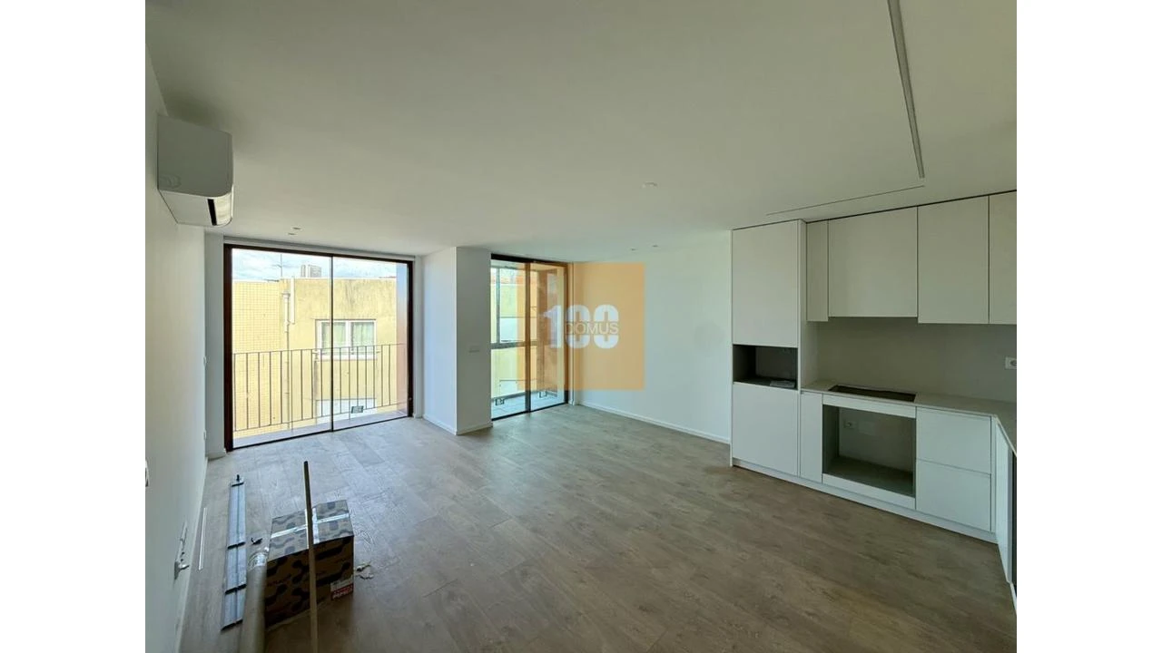 Apartamento T2 para Venda em Cedofeita, Santo Ildefonso, Sé, Miragaia, São Nicolau e Vitória Foto 2