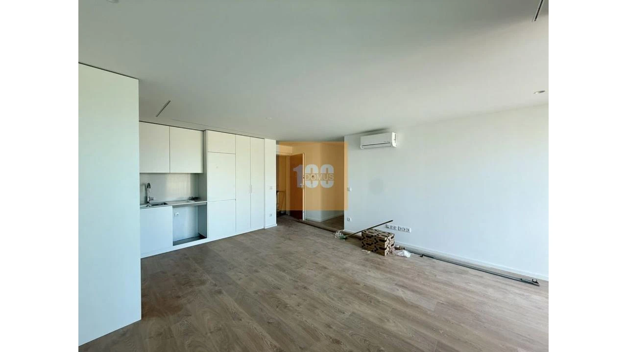 Apartamento T2 para Venda em Cedofeita, Santo Ildefonso, Sé, Miragaia, São Nicolau e Vitória Foto 4