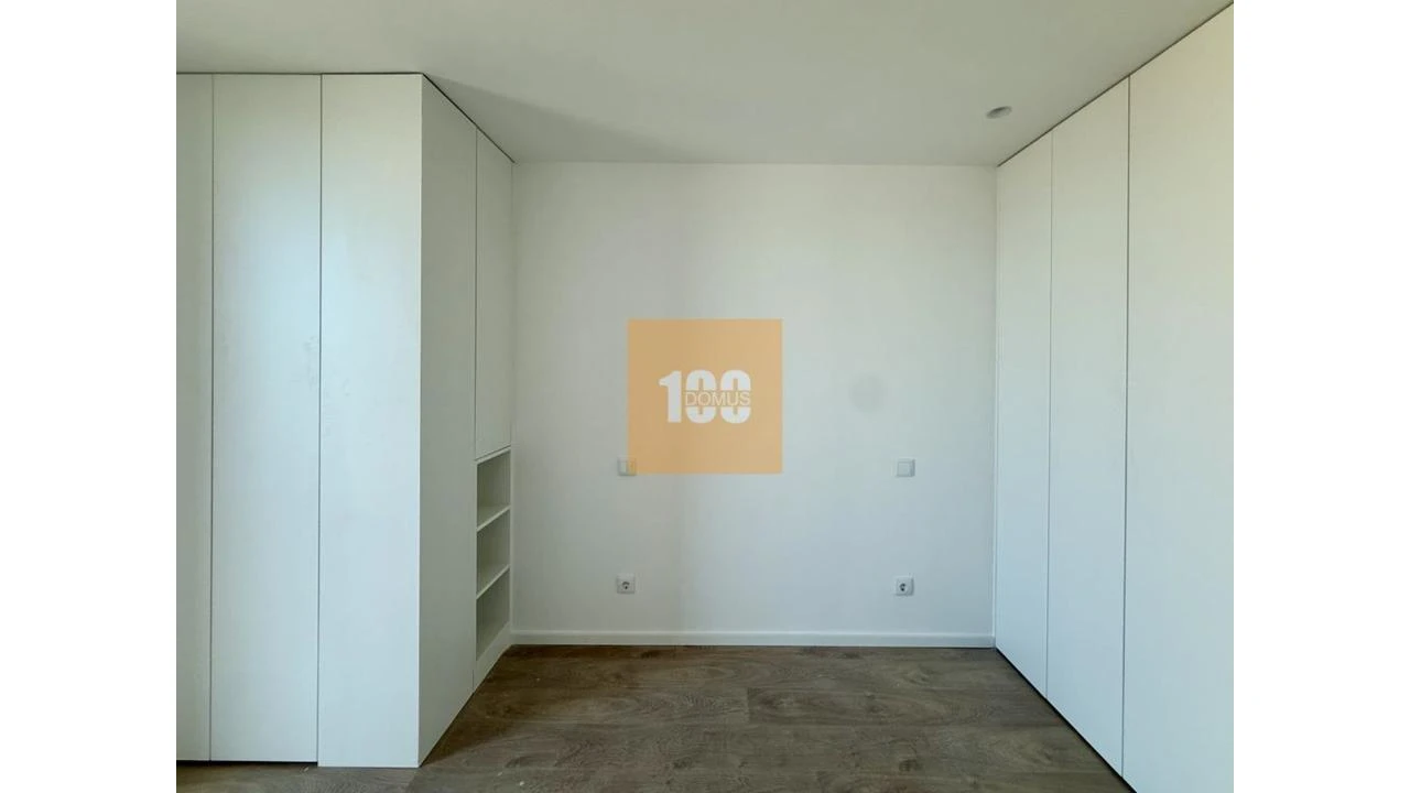 Apartamento T2 para Venda em Cedofeita, Santo Ildefonso, Sé, Miragaia, São Nicolau e Vitória Foto 12