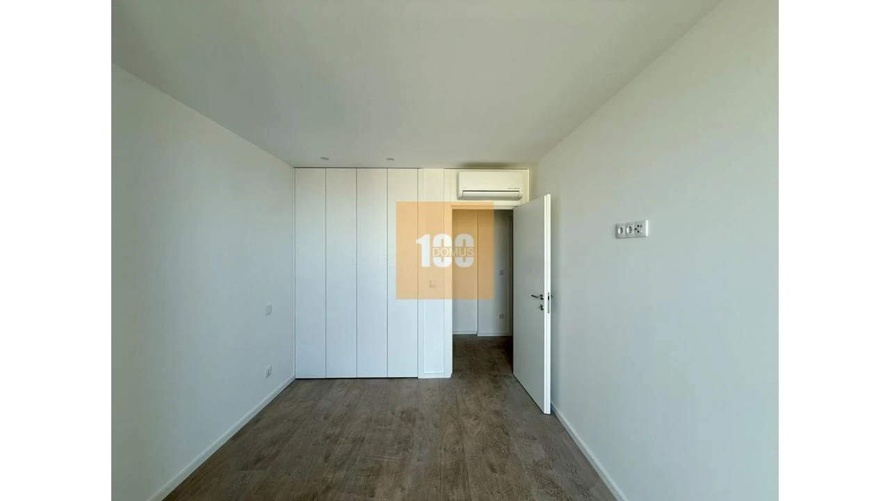 Apartamento T2 para Venda em Cedofeita, Santo Ildefonso, Sé, Miragaia, São Nicolau e Vitória Foto 13