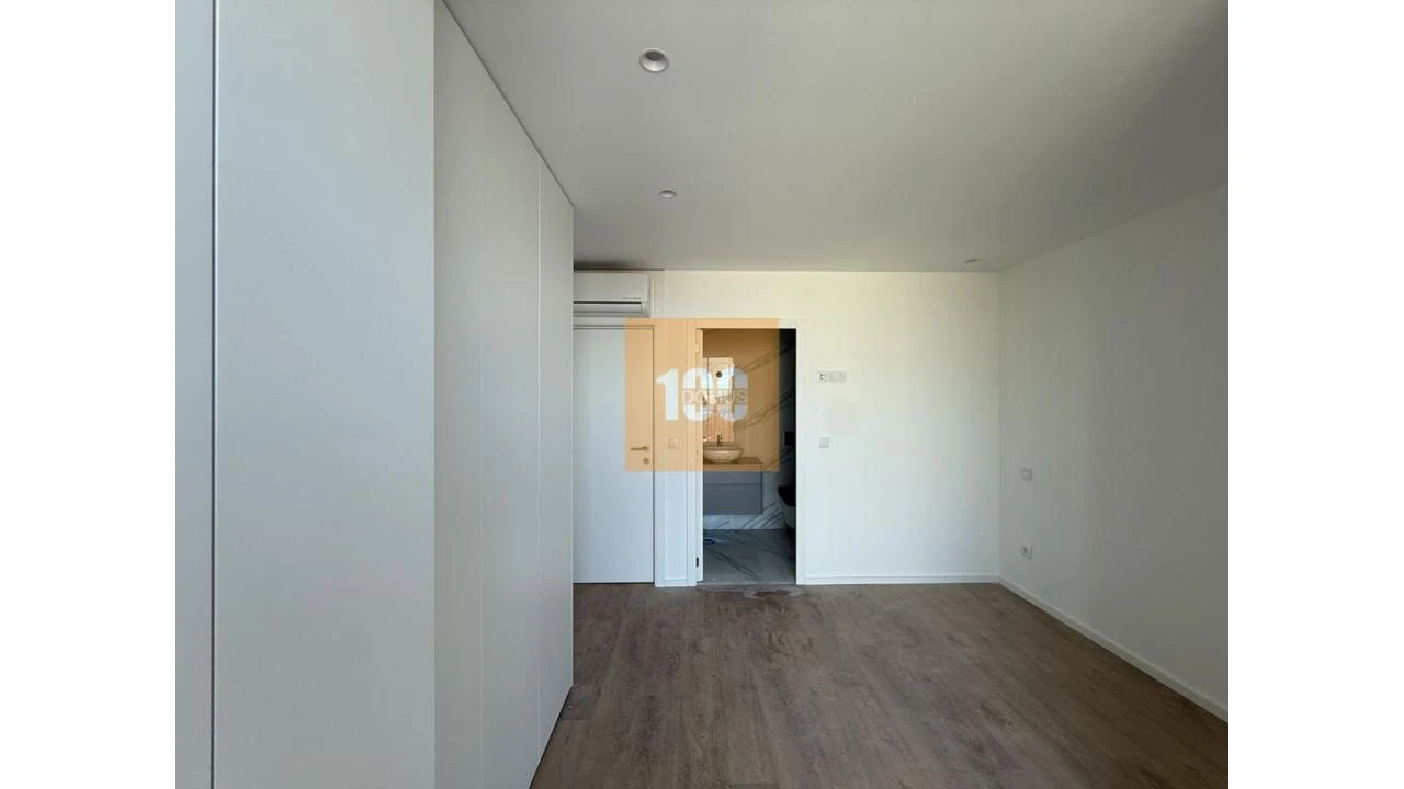Apartamento T2 para Venda em Cedofeita, Santo Ildefonso, Sé, Miragaia, São Nicolau e Vitória Foto 16